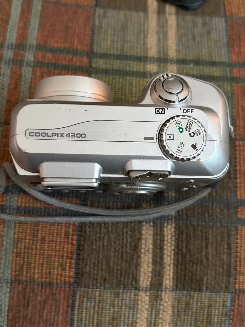Vintage Nikon Coolpix 4300 digital camera - collector piece - battery charger